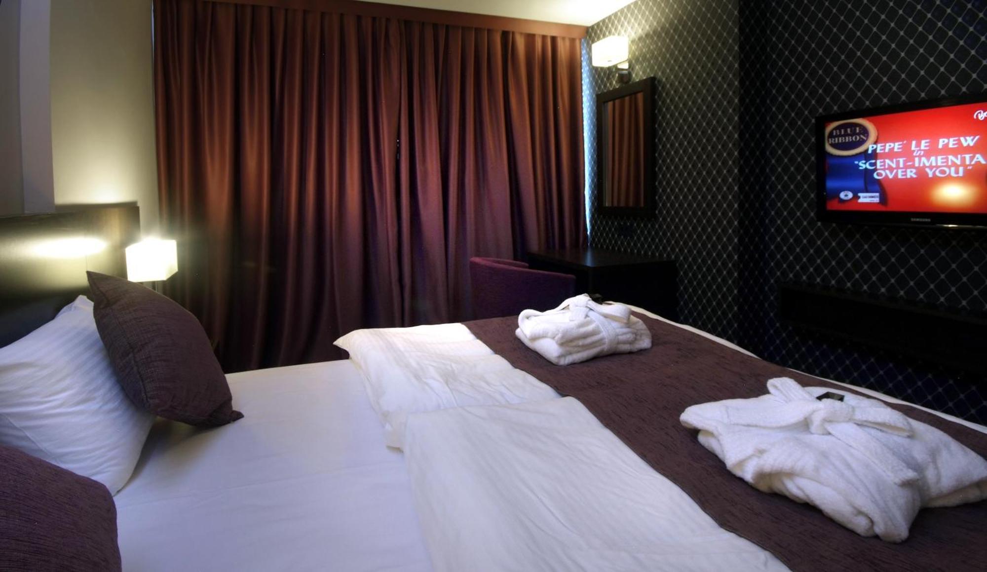 Hotel Park Doboj Exterior photo